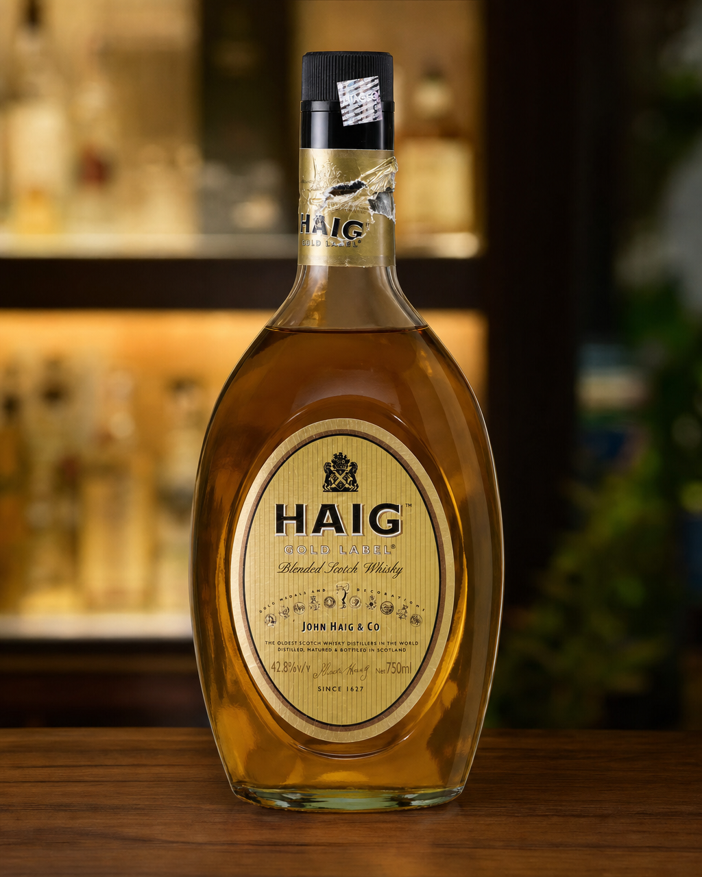 Haig Gold Label bottle, alternate view